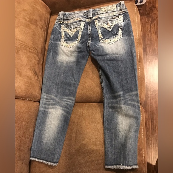 Miss Me Signature Crop - Picture 5 of 7